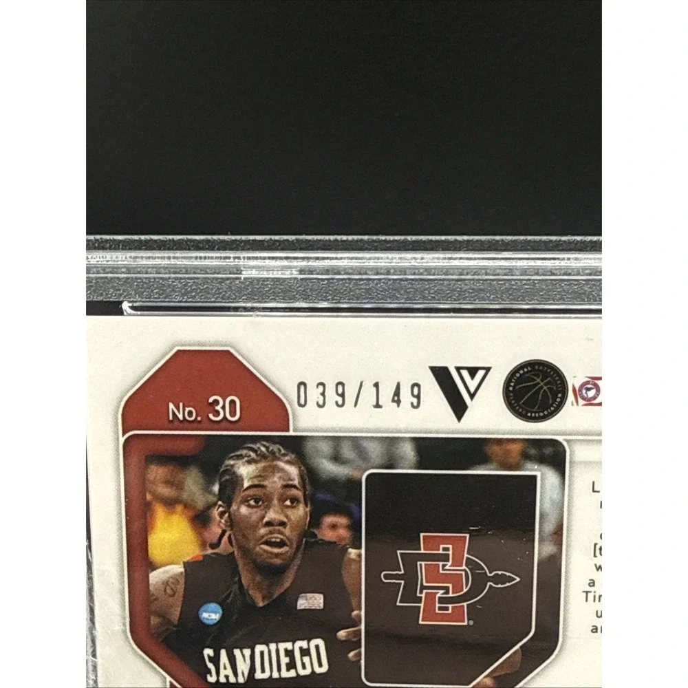 Kawhi Leonard‎ 2022-23 Prizm Draft Image Variation Purple Cracked Ice /149 PSA 8